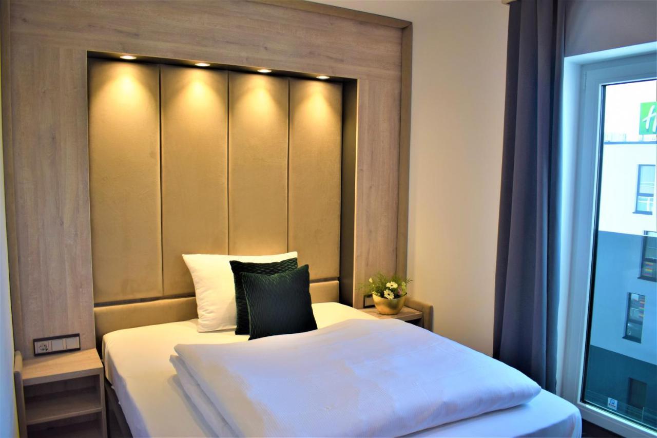 The Staycation By Lehmann Hotels Зинделфинген Екстериор снимка